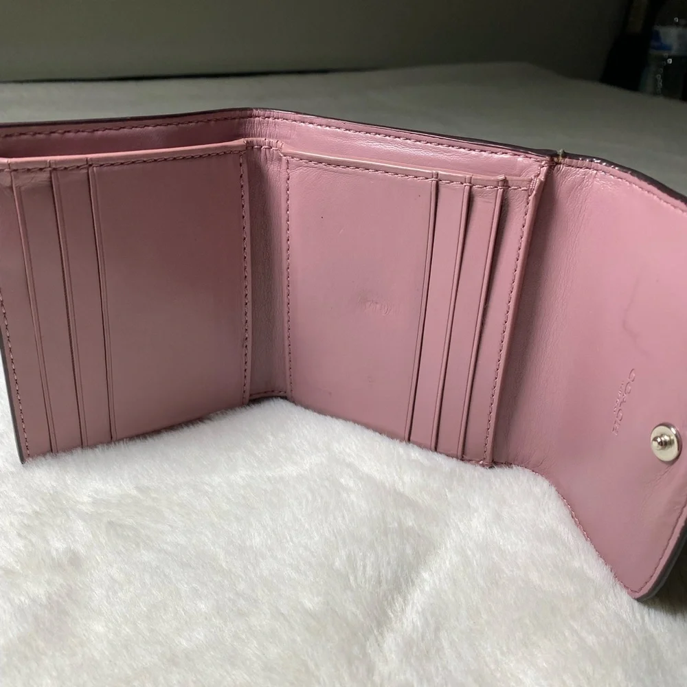 Hand Painted Peacock Pink Leather Coach Wallet - Picture 7 of 16